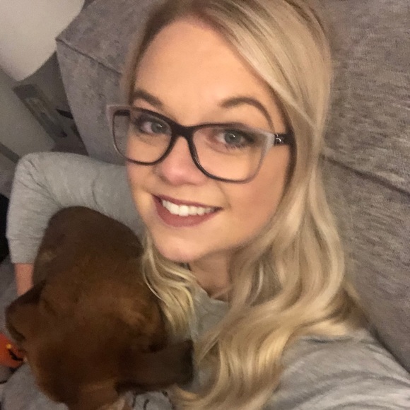 Meet your Posher, Danielle - Picture 1 of 1